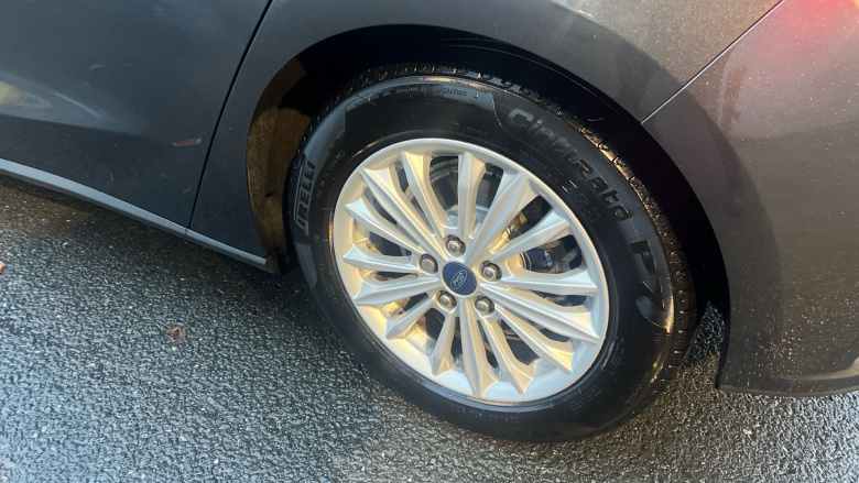 Ford Focus 1.0 EcoBoost Hybrid mHEV 125 Titanium Edition 5dr Petrol Hatchback